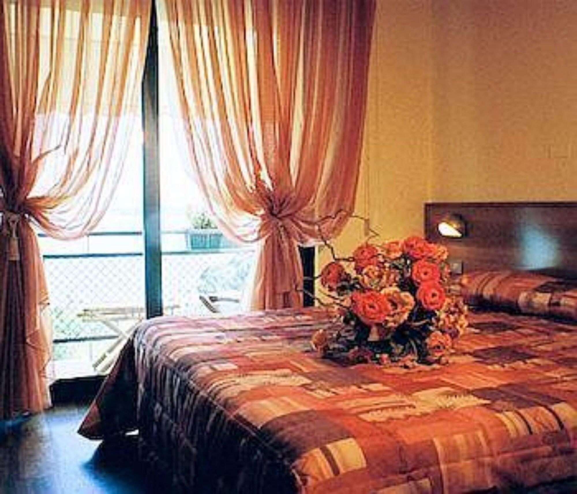 Hotel Belvedere Сирмионе Экстерьер фото